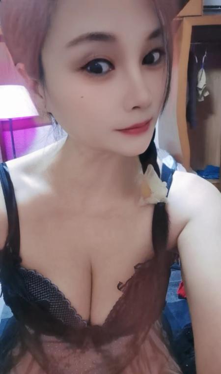 性感妖娆又清纯的女生