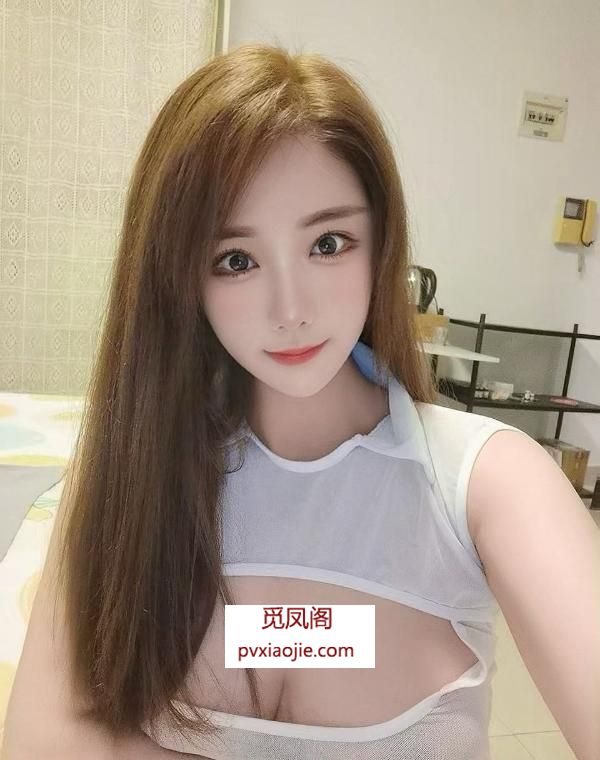 清纯美乳女友绾绾