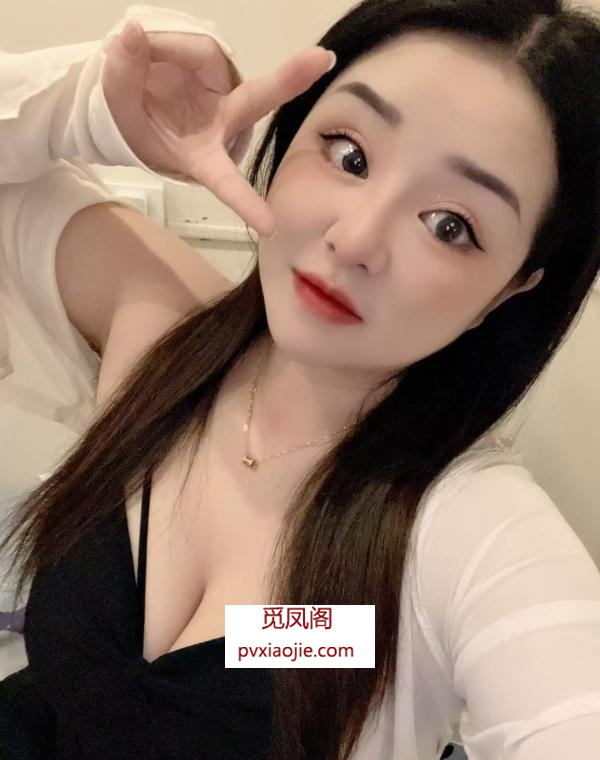 巨乳妹妹很放荡